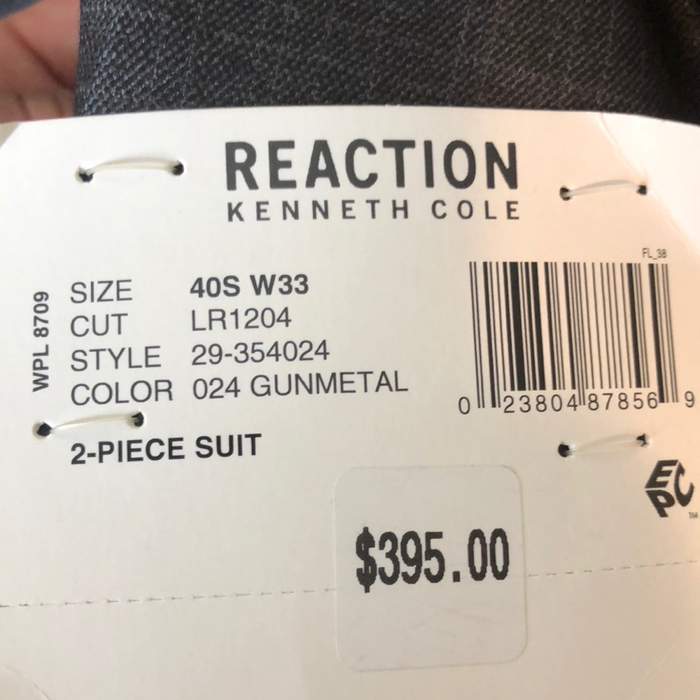 « SOLD »Kenneth Cole, Gray Shark skin suit. - Picture 6 of 8